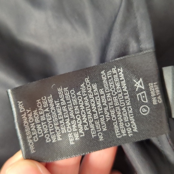 Tibi Satin Poplin Cold Shoulder Shift Dress Black 4 minimal preppy contemporary - Picture 10 of 11